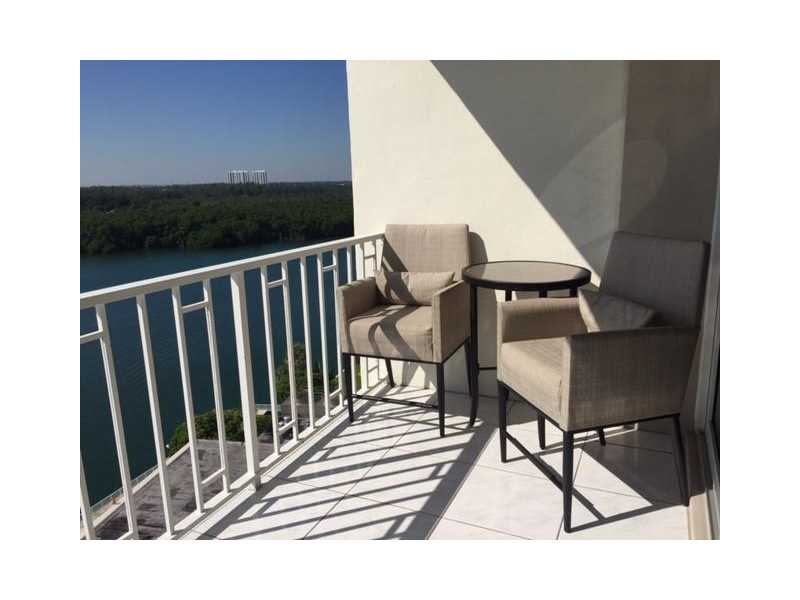 300Bayview Dr, Sunny Isles Beach, FL 33160