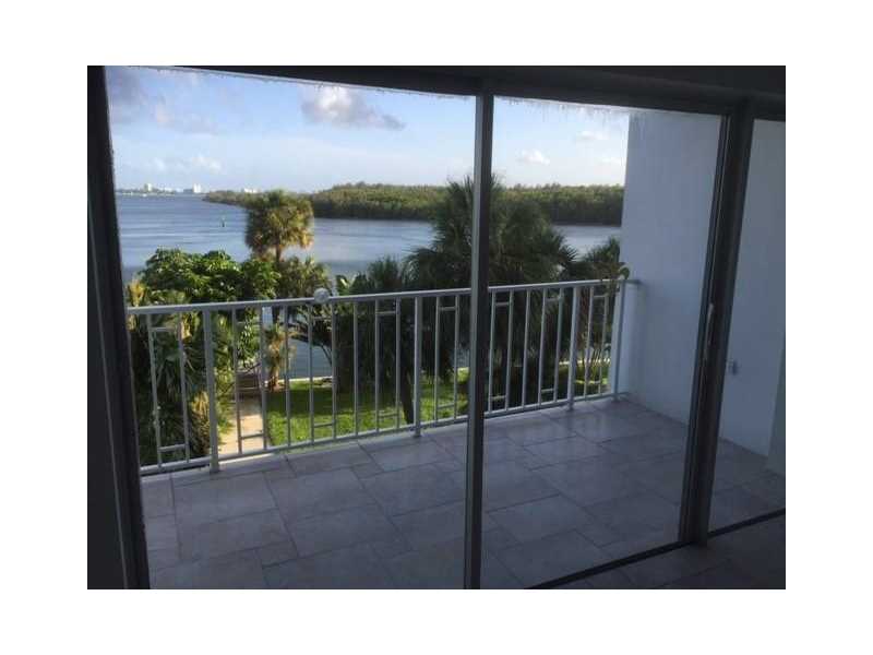 500Bayview Dr, Sunny Isles Beach, FL 33160