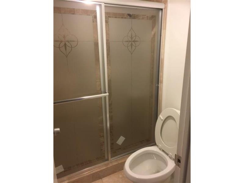 500Bayview Dr, Sunny Isles Beach, FL 33160