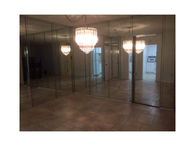 500Bayview Dr, Sunny Isles Beach, FL 33160