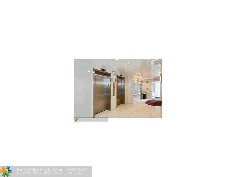 220 E Kings Point Dr 107, Sunny Isles Beach, FL 33160