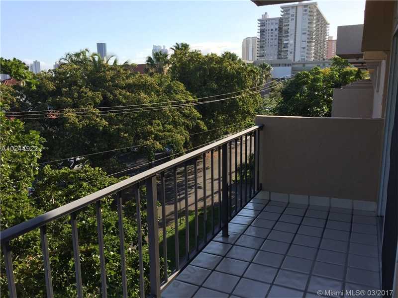 3860 Northeast 170th St, North Miami Beach, FL 33160