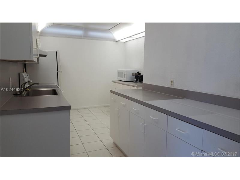 3860 Northeast 170th St, North Miami Beach, FL 33160