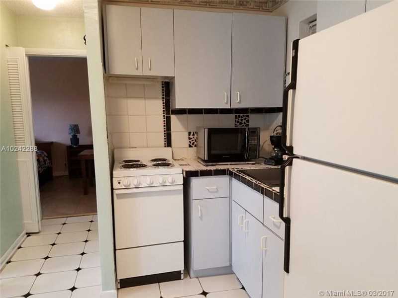 251172nd St, Sunny Isles Beach, FL 33160