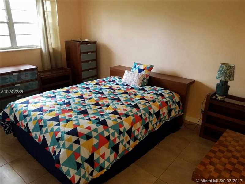 251172nd St, Sunny Isles Beach, FL 33160