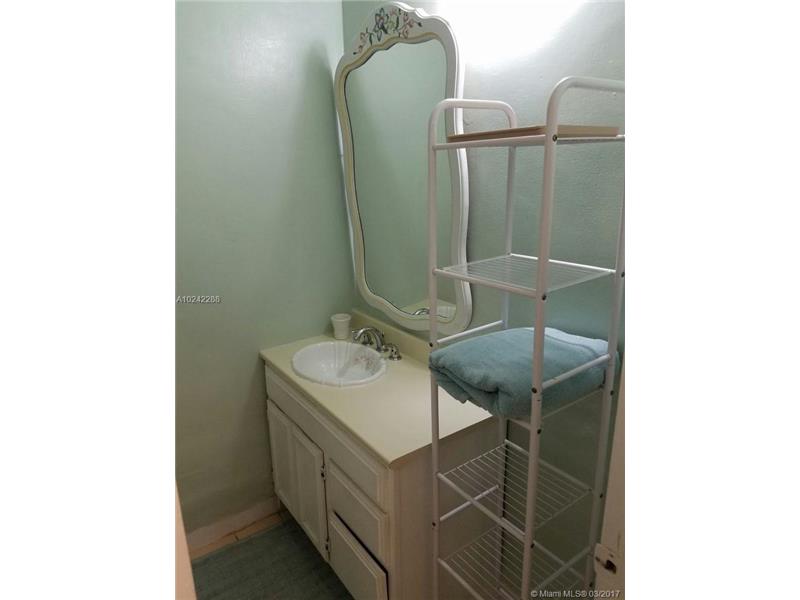 251172nd St, Sunny Isles Beach, FL 33160