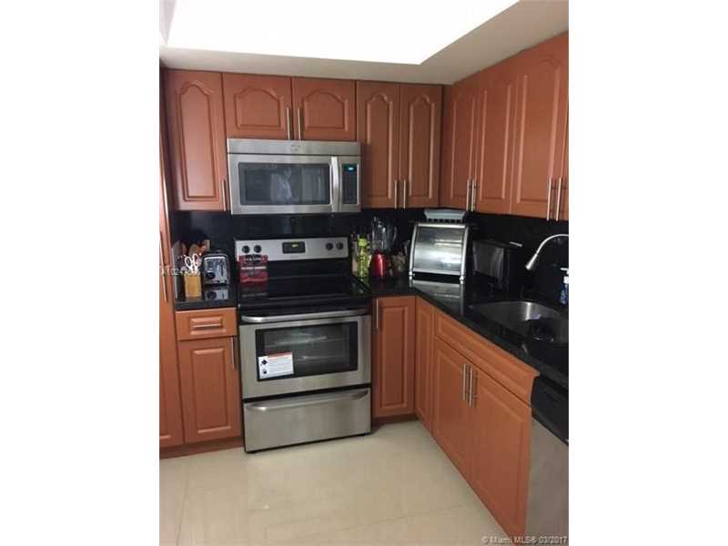 400Kings Point Dr, Sunny Isles Beach, FL 33160