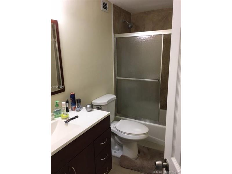 400Kings Point Dr, Sunny Isles Beach, FL 33160