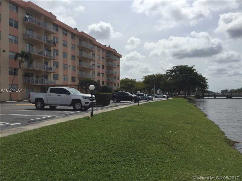 16465 Northeast 22nd Ave, North Miami Beach, FL 33160