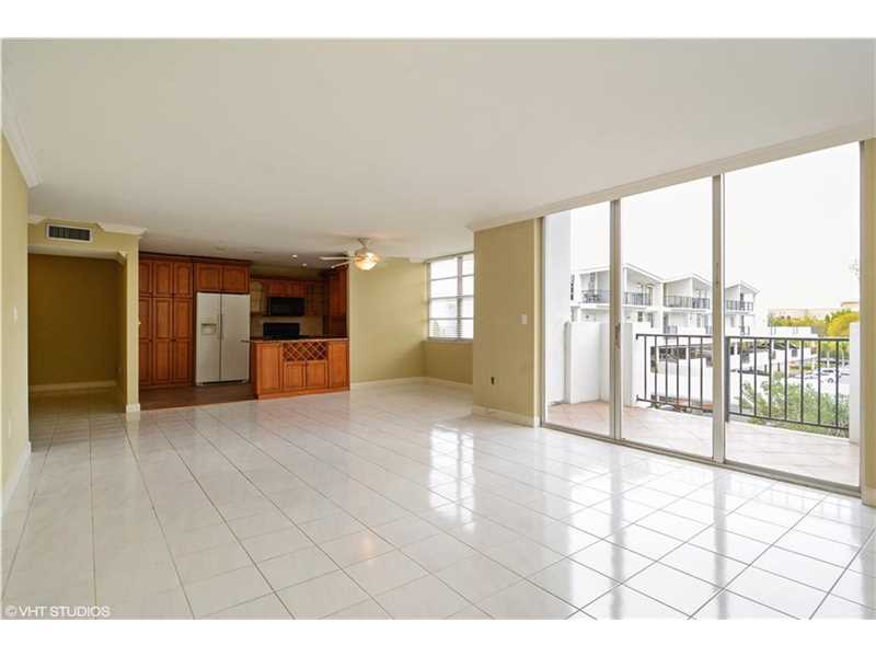2780 Northeast 183rd St, Aventura, FL 33160