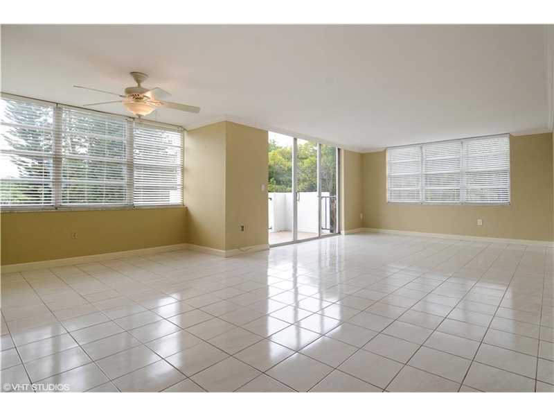 2780 Northeast 183rd St, Aventura, FL 33160