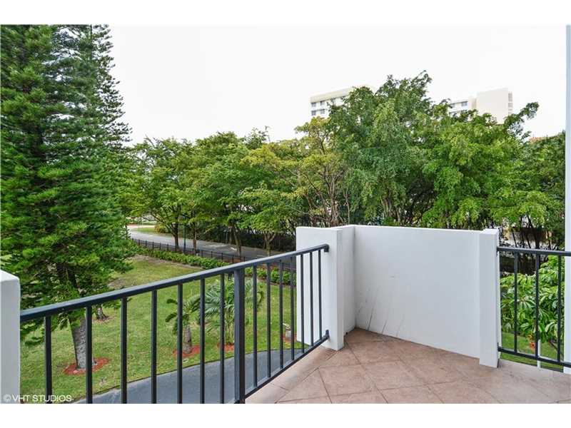 2780 Northeast 183rd St, Aventura, FL 33160