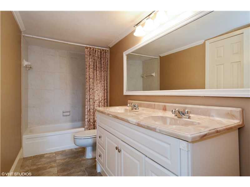 2780 Northeast 183rd St, Aventura, FL 33160