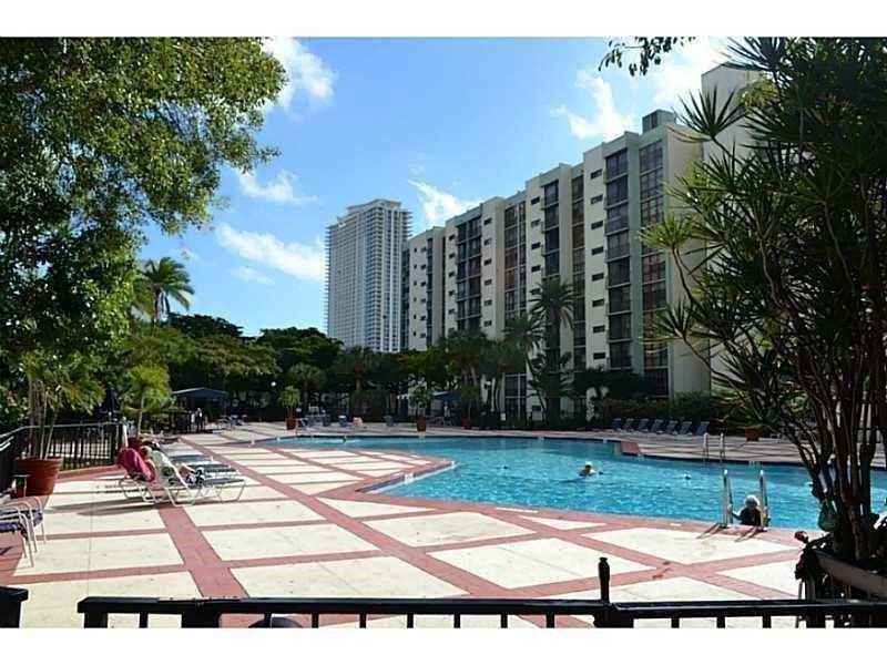16909 North Bay Rd, Sunny Isles Beach, FL 33160