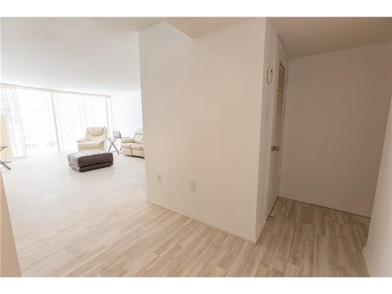 18061Biscayne Blvd, Aventura, FL 33160