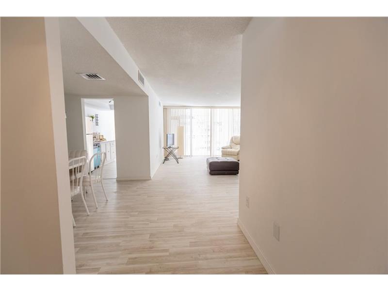 18061Biscayne Blvd, Aventura, FL 33160