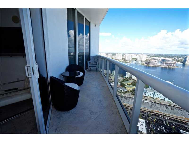 18101Collins Ave, Sunny Isles Beach, FL 33160