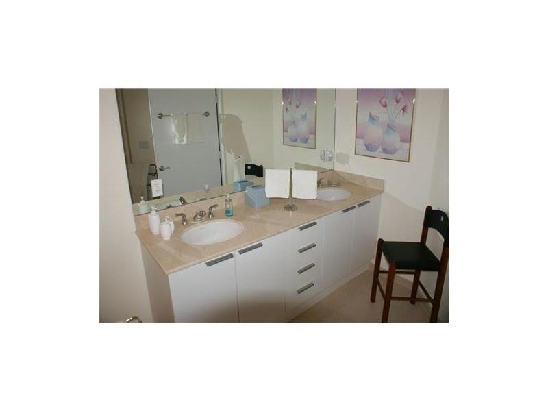 16699Collins Ave, Sunny Isles Beach, FL 33160