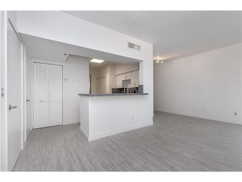 3255 NE 184 ST 12118, North Miami Beach, FL 33160