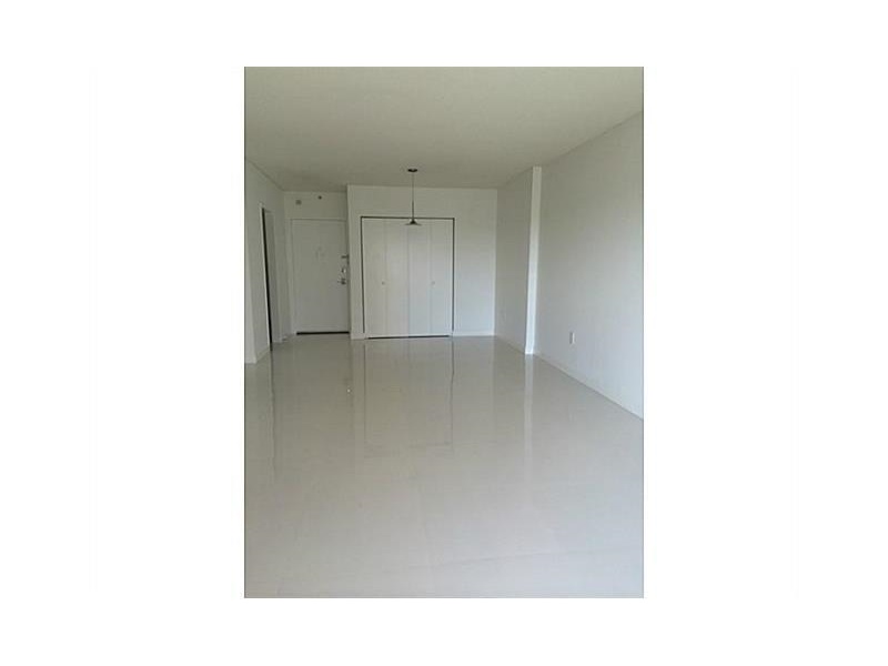 400KINGS POINT DR, Sunny Isles Beach, FL 33160