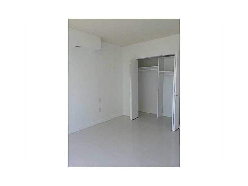 400KINGS POINT DR, Sunny Isles Beach, FL 33160