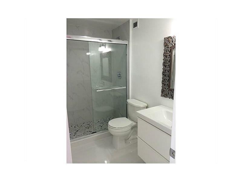 400KINGS POINT DR, Sunny Isles Beach, FL 33160