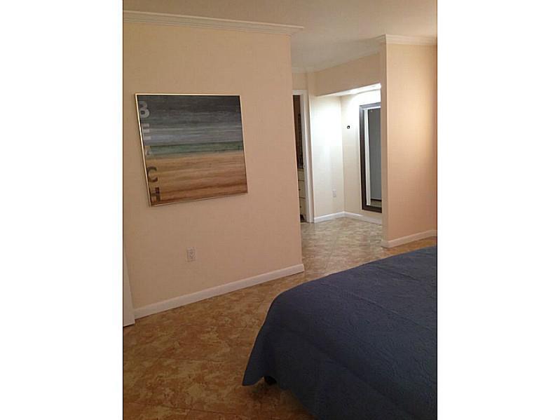 3849 Northeast 169th St, North Miami Beach, FL 33160