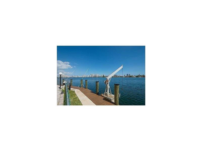 16570 Northeast 26th Ave, North Miami Beach, FL 33160