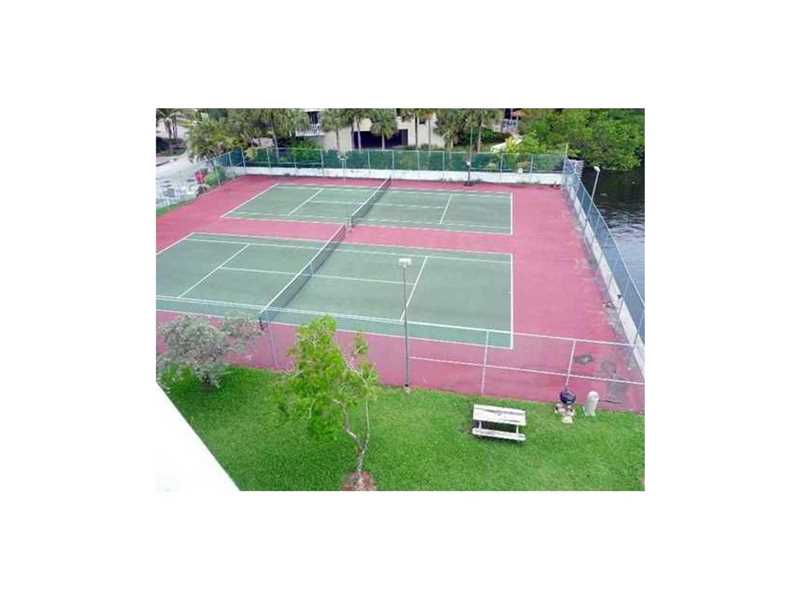 16570 Northeast 26th Ave, North Miami Beach, FL 33160