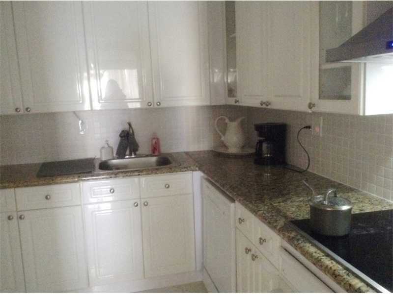 2750 Northeast 183 ST, North Miami Beach, FL 33160