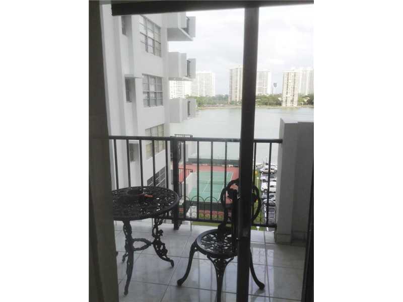 2750 Northeast 183 ST, North Miami Beach, FL 33160