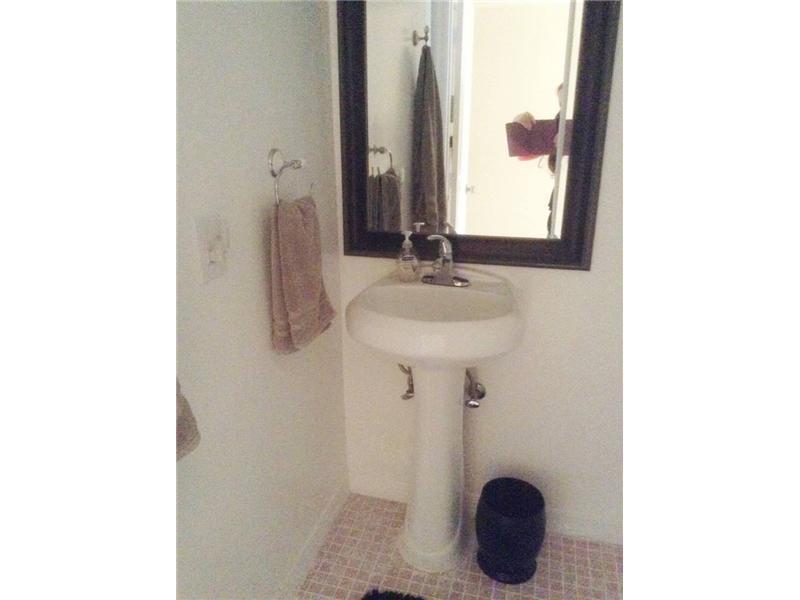2750 Northeast 183 ST, North Miami Beach, FL 33160