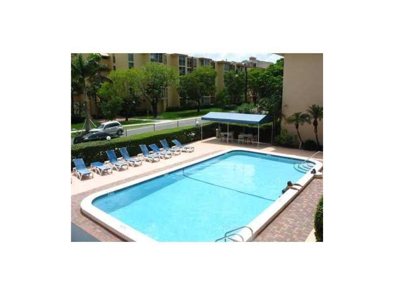 251172nd St, Sunny Isles Beach, FL 33160