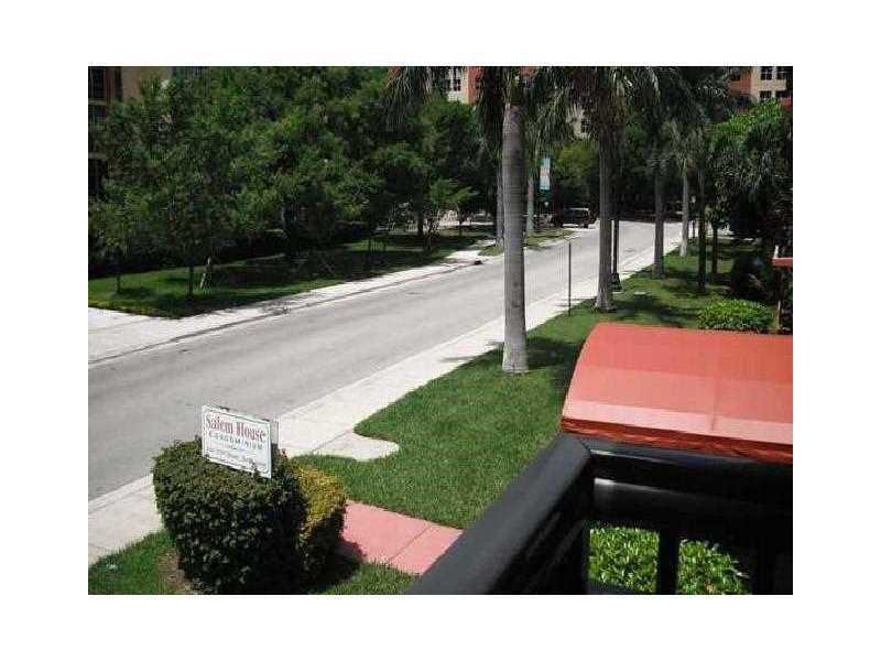 251172nd St, Sunny Isles Beach, FL 33160