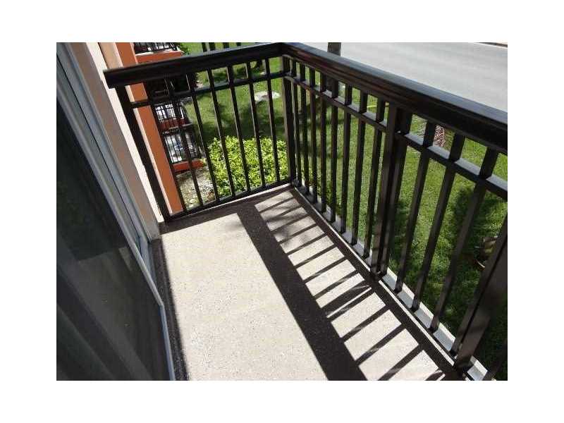 251172nd St, Sunny Isles Beach, FL 33160