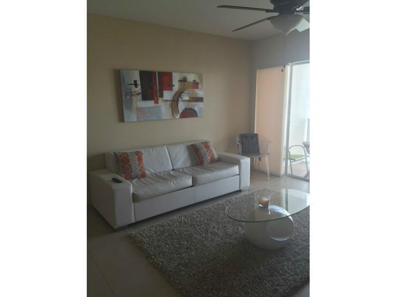 400Kings Point Dr, Sunny Isles Beach, FL 33160
