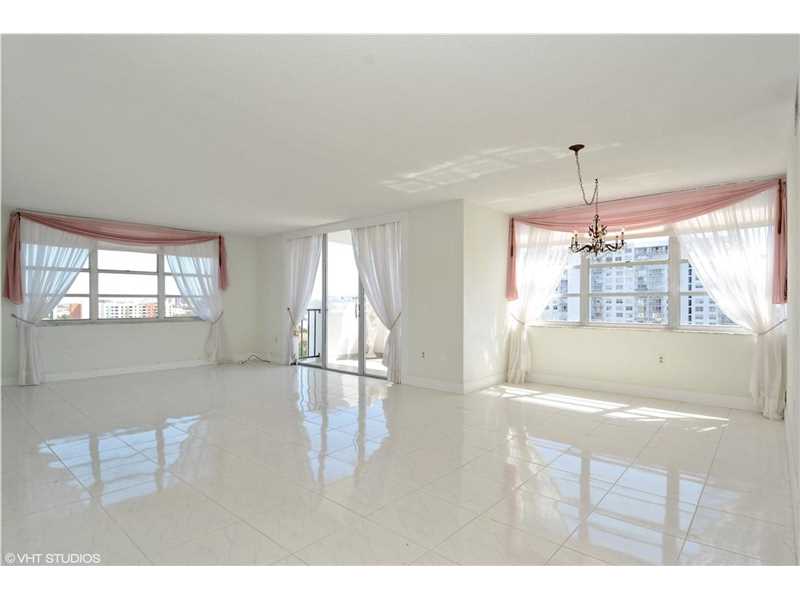 2780 Northeast 183rd St, Aventura, FL 33160
