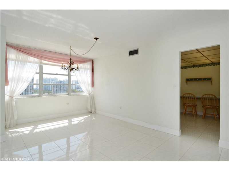 2780 Northeast 183rd St, Aventura, FL 33160