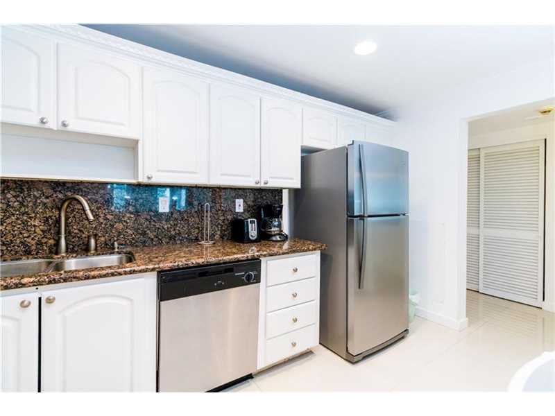 19390Collins Ave, Sunny Isles Beach, FL 33160