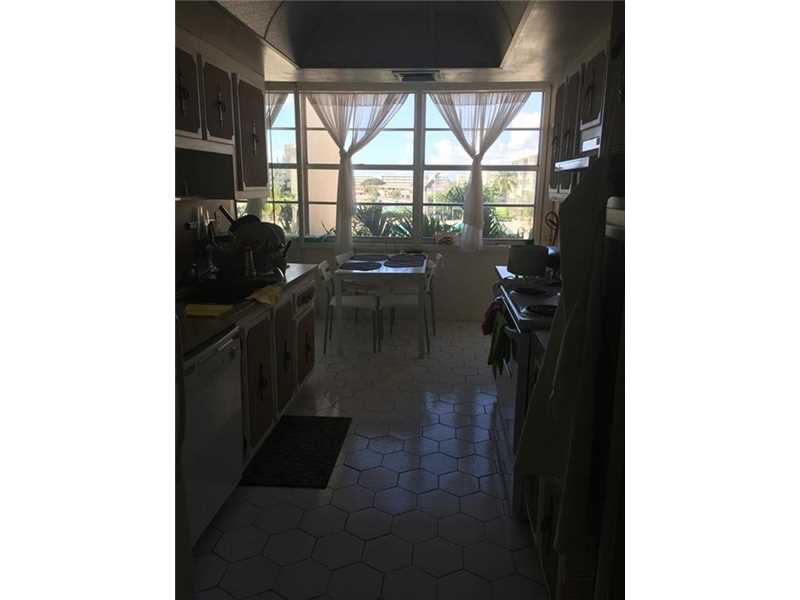 18081Biscayne Blvd, Aventura, FL 33160