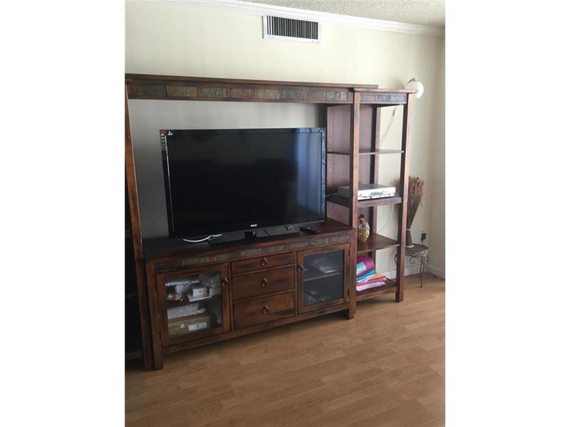 18081Biscayne Blvd, Aventura, FL 33160