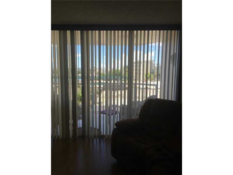 18081Biscayne Blvd, Aventura, FL 33160