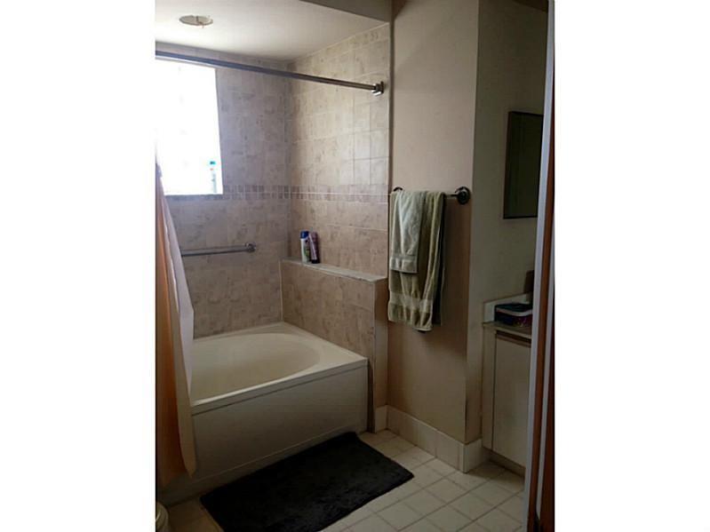 3255 Northeast 184th St, Aventura, FL 33160