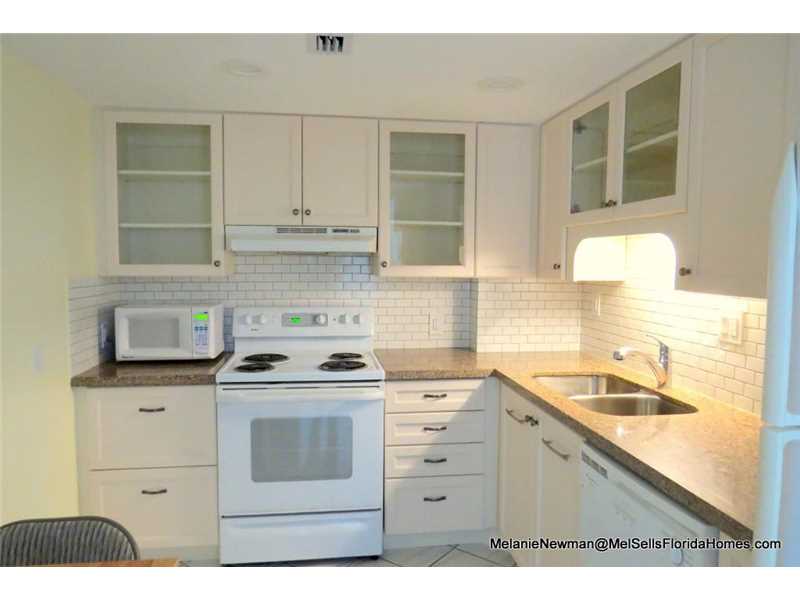 100Bayview Dr, Sunny Isles Beach, FL 33160