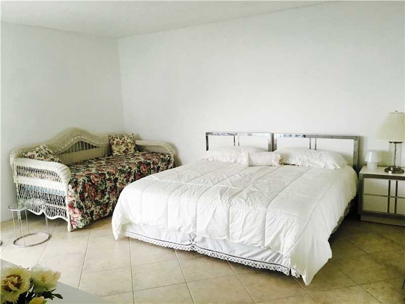100Bayview Dr, Sunny Isles Beach, FL 33160