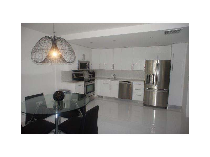 19390Collins Ave, Sunny Isles Beach, FL 33160
