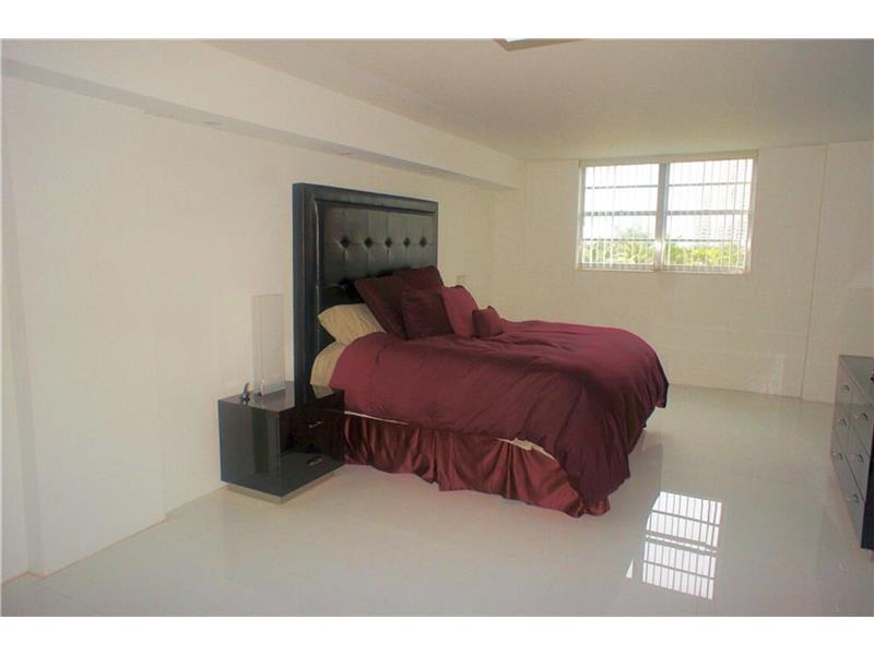19390Collins Ave, Sunny Isles Beach, FL 33160