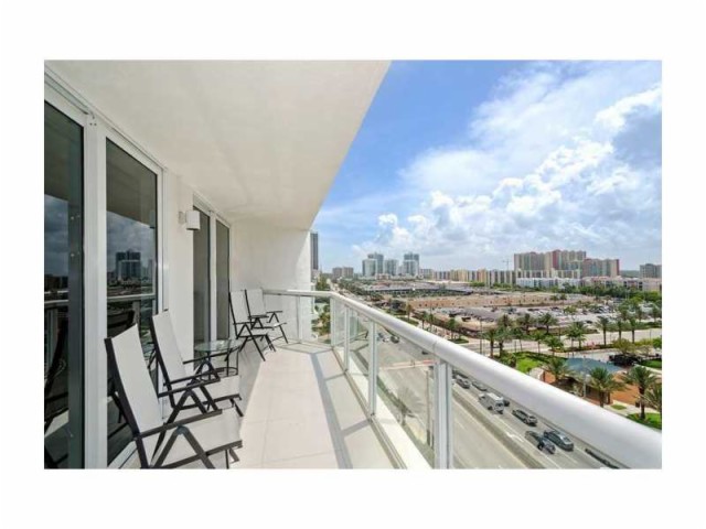 17275COLLINS AV, Sunny Isles Beach, FL 33160