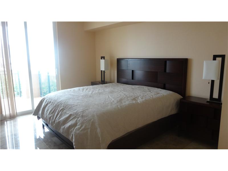 17555 Atlantic Blvd, North Miami Beach, FL 33160