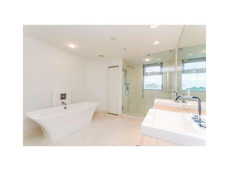 17301BISCAYNE BLVD, North Miami, FL 33160